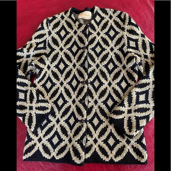 Vintage cardigan sweater. In great vintage condition. - Picture 5 of 6